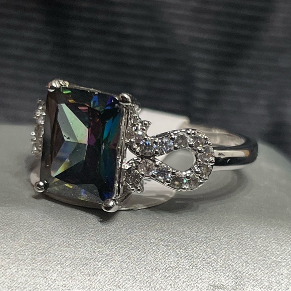 Women’s size 8 fire topaz gemstone ring stunning beauty NO box Great gift - Picture 6 of 10